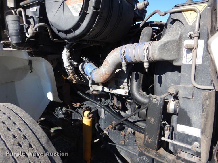 image for item HX9058 2009 International 4300  utility truck with crane