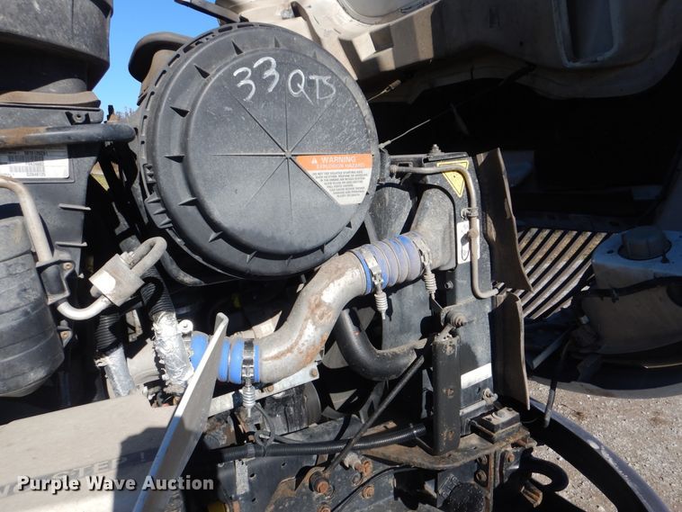 image for item HX9058 2009 International 4300  utility truck with crane