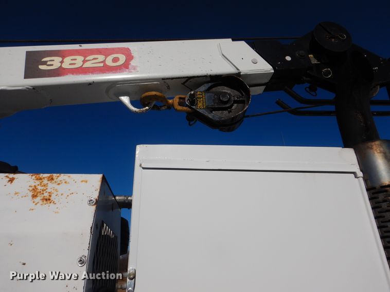 image for item HX9058 2009 International 4300  utility truck with crane