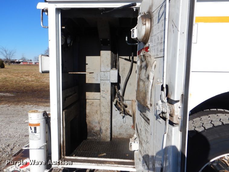 image for item HX9058 2009 International 4300  utility truck with crane