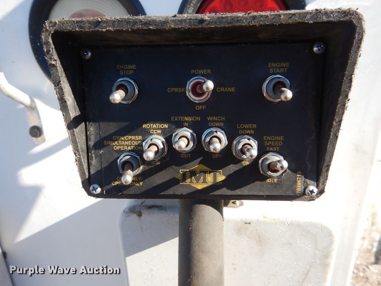 image for item HX9058 2009 International 4300  utility truck with crane