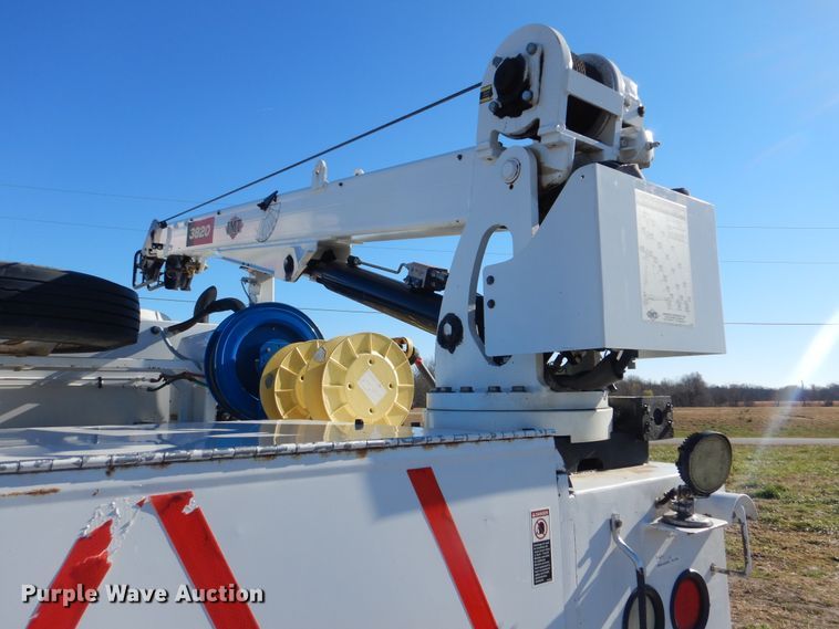 image for item HX9058 2009 International 4300  utility truck with crane