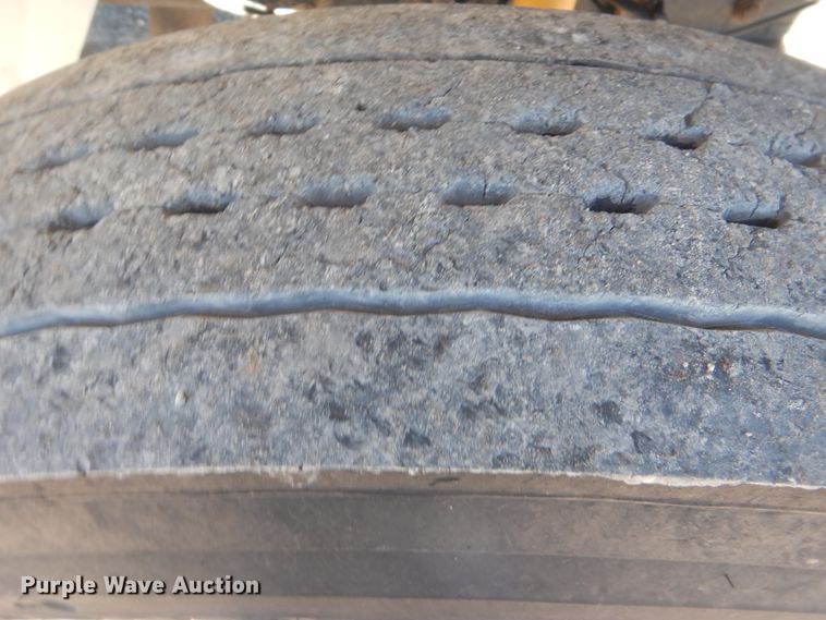 image for item HX9058 2009 International 4300  utility truck with crane