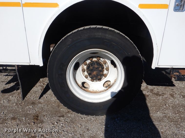 image for item HX9058 2009 International 4300  utility truck with crane