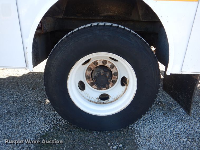 image for item HX9058 2009 International 4300  utility truck with crane