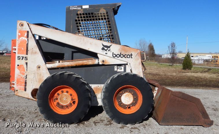 image for item HX9059 Bobcat 975  skid steer loader