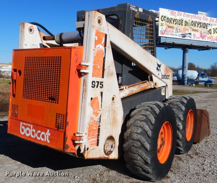 image for item HX9059 Bobcat 975  skid steer loader