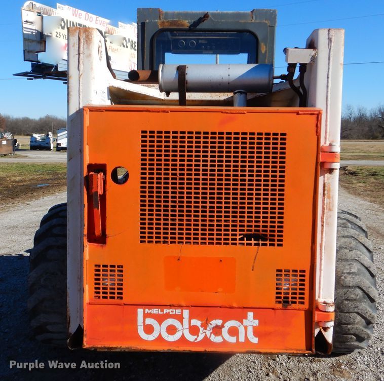image for item HX9059 Bobcat 975  skid steer loader