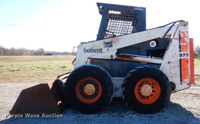 image for item HX9059 Bobcat 975  skid steer loader