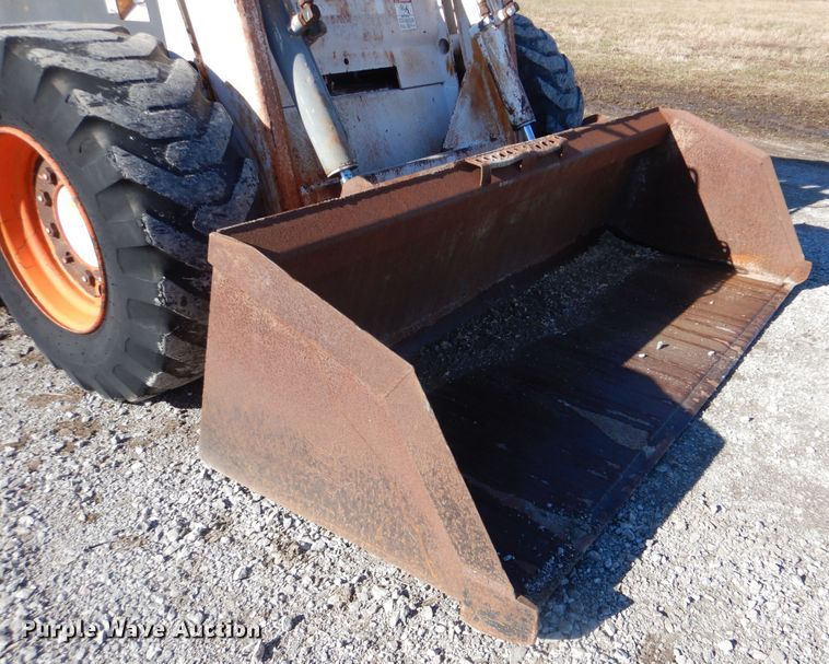image for item HX9059 Bobcat 975  skid steer loader