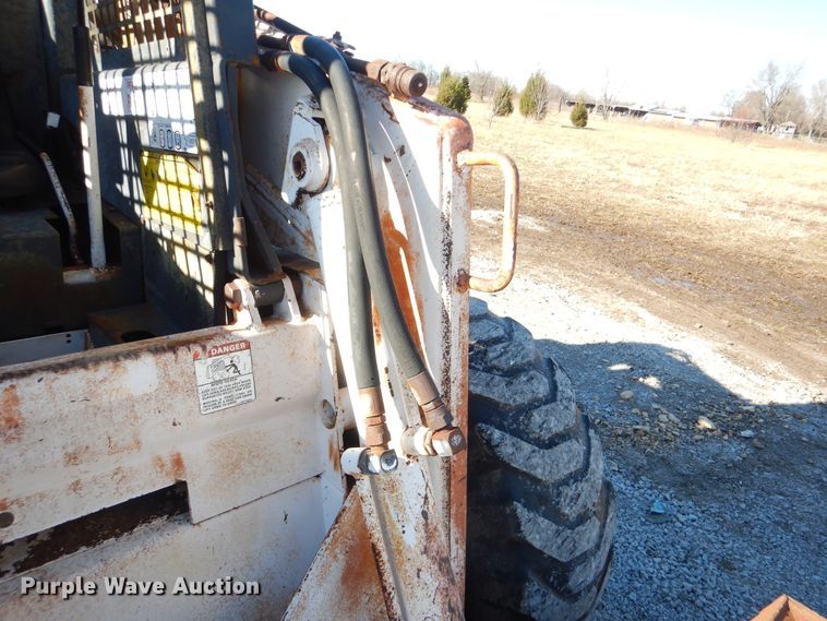 image for item HX9059 Bobcat 975  skid steer loader