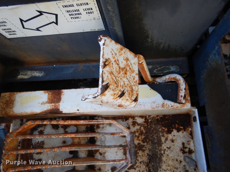 image for item HX9059 Bobcat 975  skid steer loader