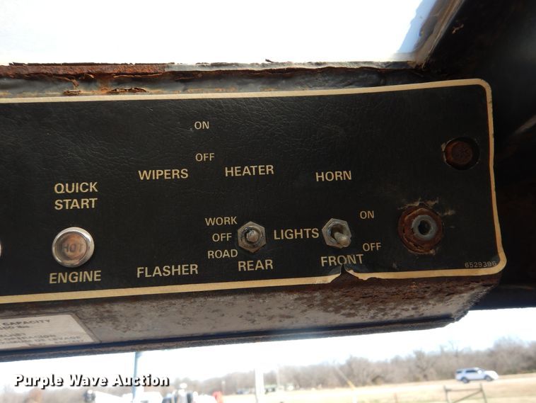 image for item HX9059 Bobcat 975  skid steer loader