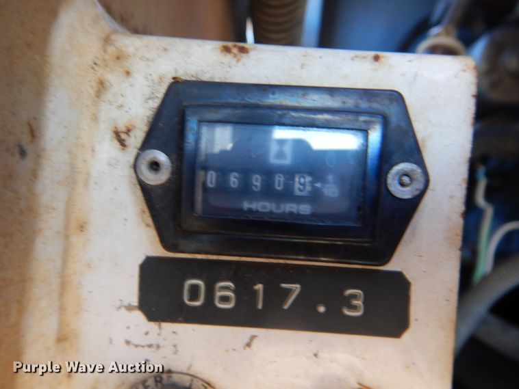 image for item HX9059 Bobcat 975  skid steer loader