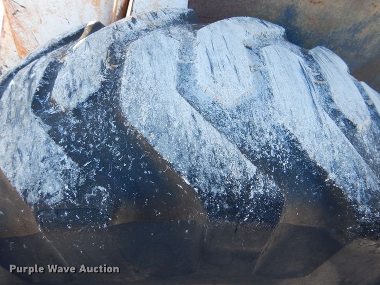 image for item HX9059 Bobcat 975  skid steer loader