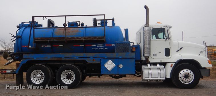 image for item HX9064 1998 Freightliner FLD  vacuum truck
