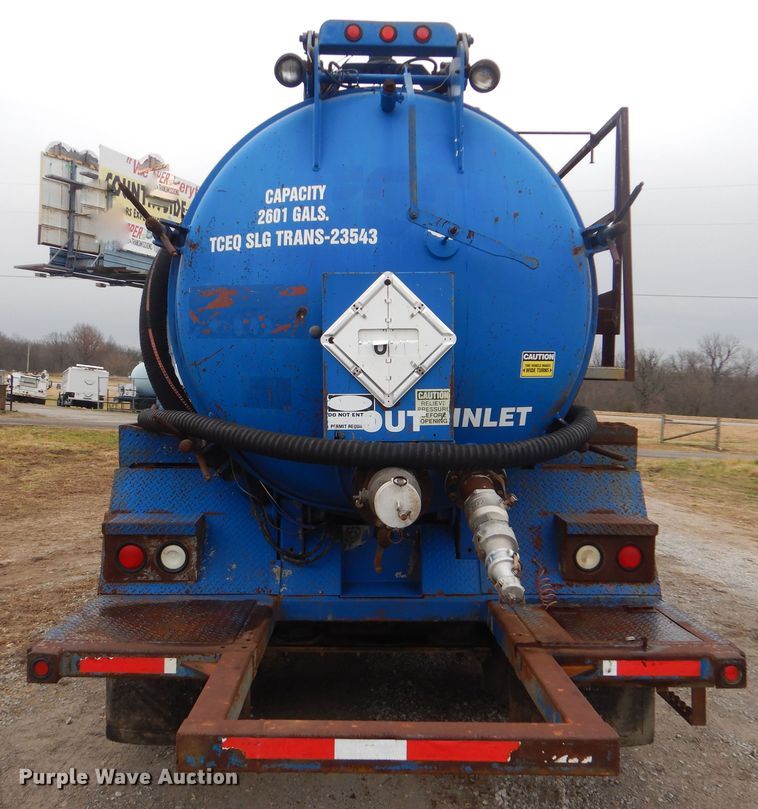 image for item HX9064 1998 Freightliner FLD  vacuum truck