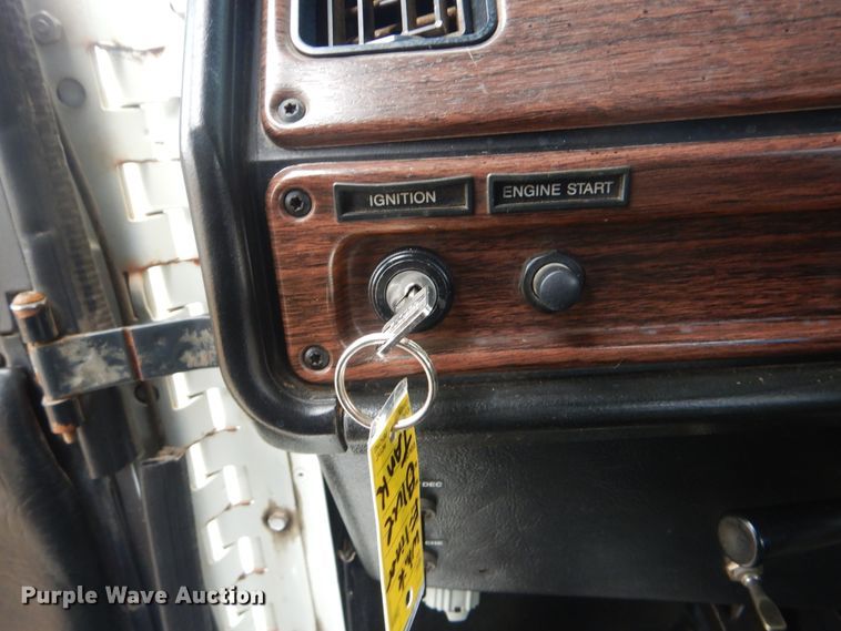 image for item HX9064 1998 Freightliner FLD  vacuum truck