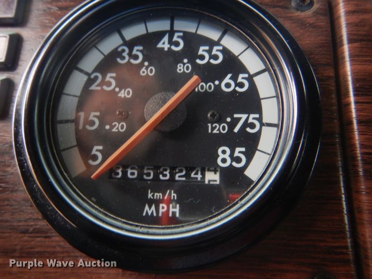 image for item HX9064 1998 Freightliner FLD  vacuum truck