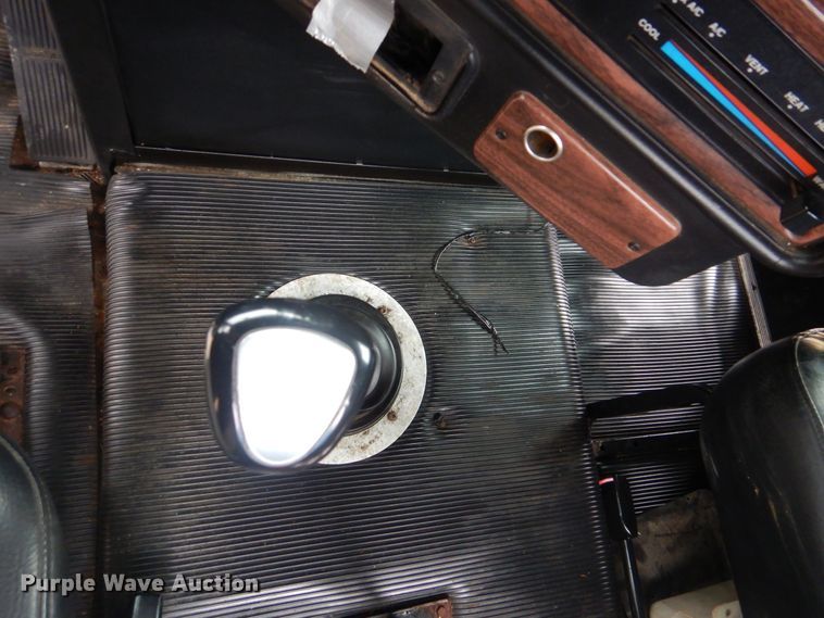 image for item HX9064 1998 Freightliner FLD  vacuum truck