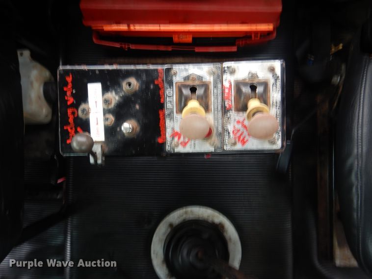 image for item HX9064 1998 Freightliner FLD  vacuum truck