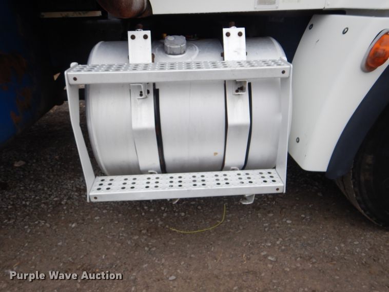 image for item HX9064 1998 Freightliner FLD  vacuum truck