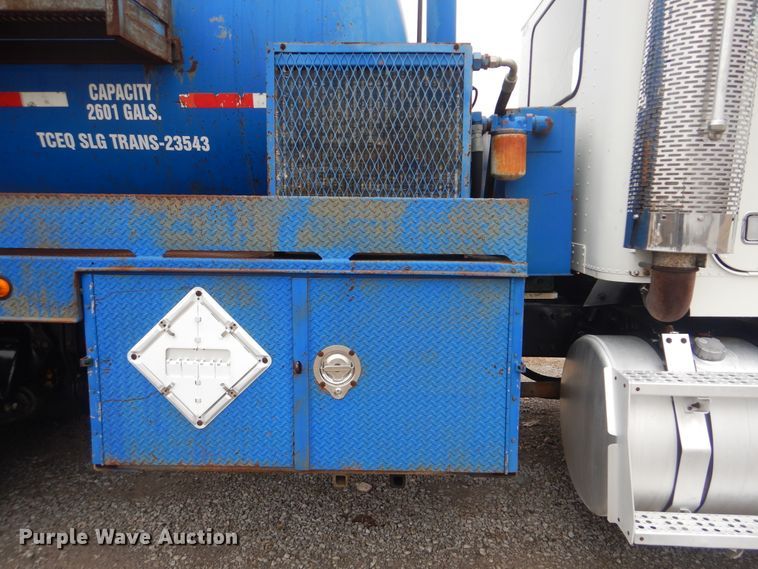 image for item HX9064 1998 Freightliner FLD  vacuum truck