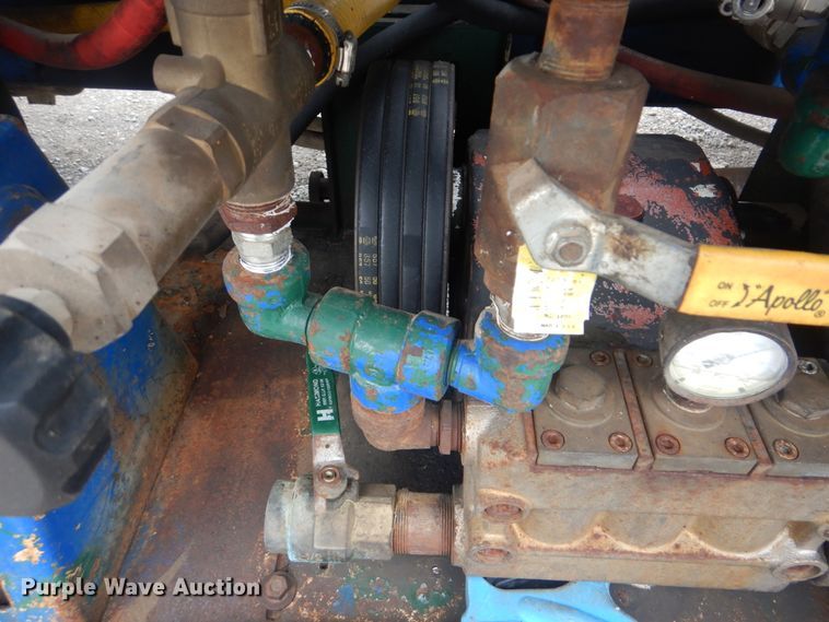 image for item HX9064 1998 Freightliner FLD  vacuum truck