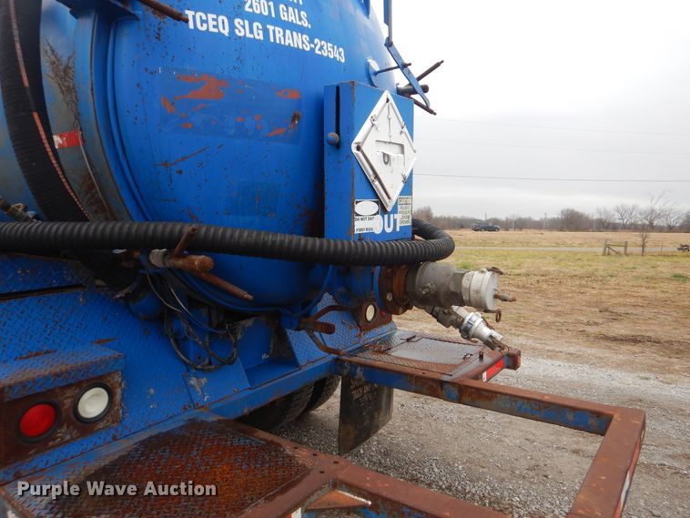 image for item HX9064 1998 Freightliner FLD  vacuum truck