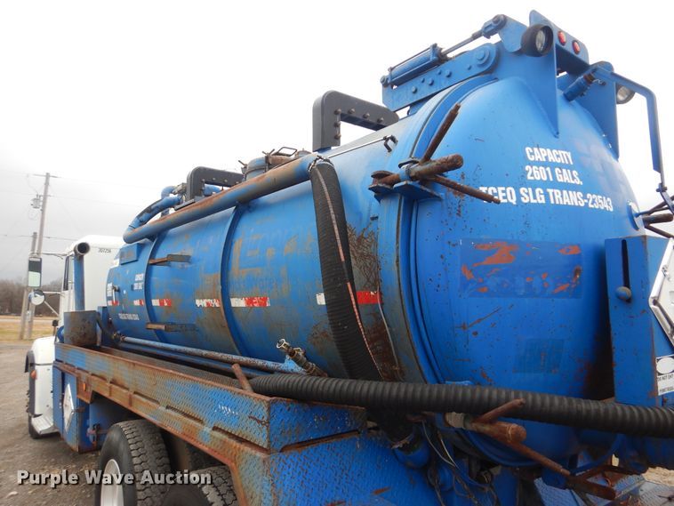 image for item HX9064 1998 Freightliner FLD  vacuum truck