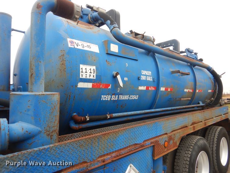 image for item HX9064 1998 Freightliner FLD  vacuum truck