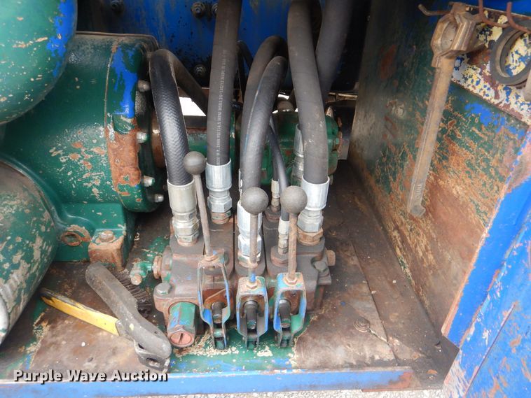 image for item HX9064 1998 Freightliner FLD  vacuum truck