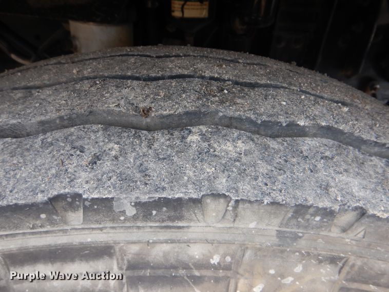 image for item HX9064 1998 Freightliner FLD  vacuum truck