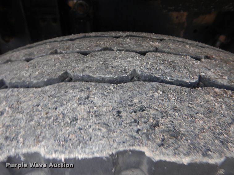 image for item HX9064 1998 Freightliner FLD  vacuum truck