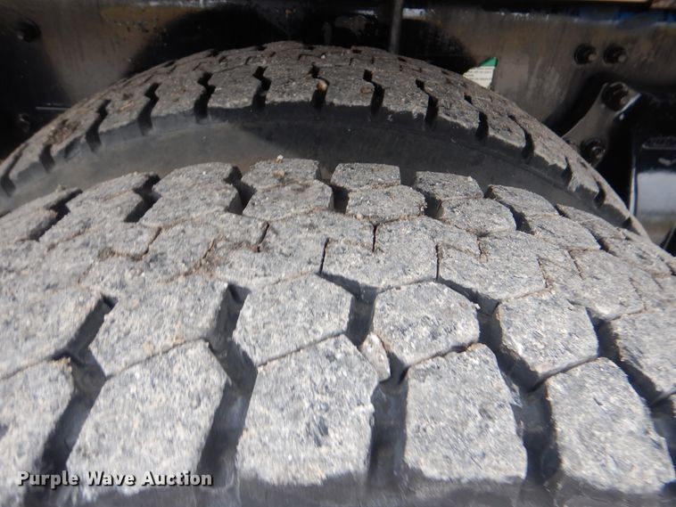 image for item HX9064 1998 Freightliner FLD  vacuum truck