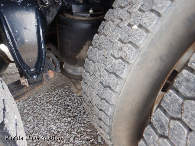 image for item HX9064 1998 Freightliner FLD  vacuum truck