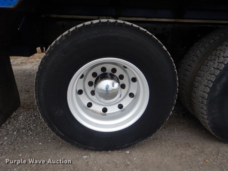 image for item HX9064 1998 Freightliner FLD  vacuum truck