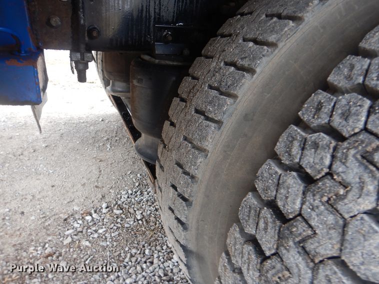 image for item HX9064 1998 Freightliner FLD  vacuum truck