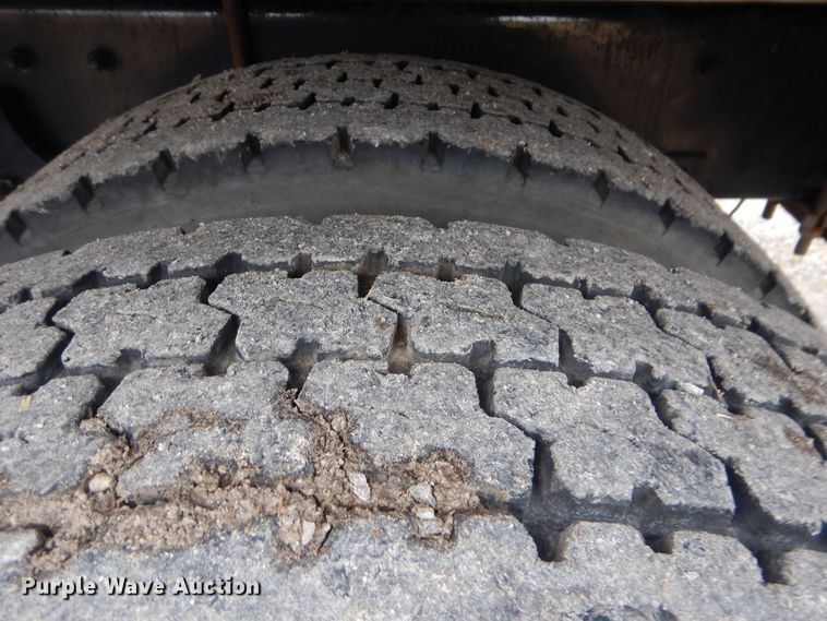 image for item HX9064 1998 Freightliner FLD  vacuum truck