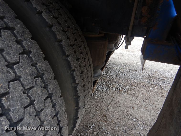 image for item HX9064 1998 Freightliner FLD  vacuum truck