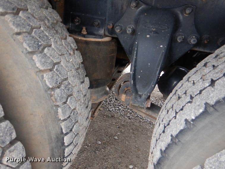 image for item HX9064 1998 Freightliner FLD  vacuum truck