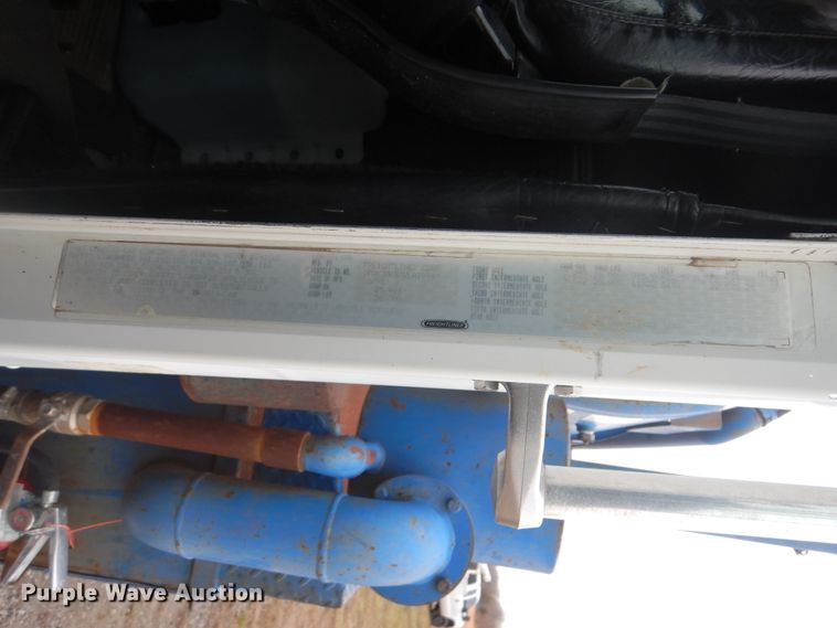 image for item HX9064 1998 Freightliner FLD  vacuum truck