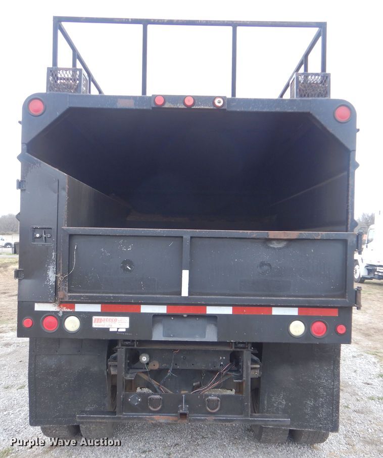 image for item HX9065 2001 Chevrolet C7500  chip bed truck