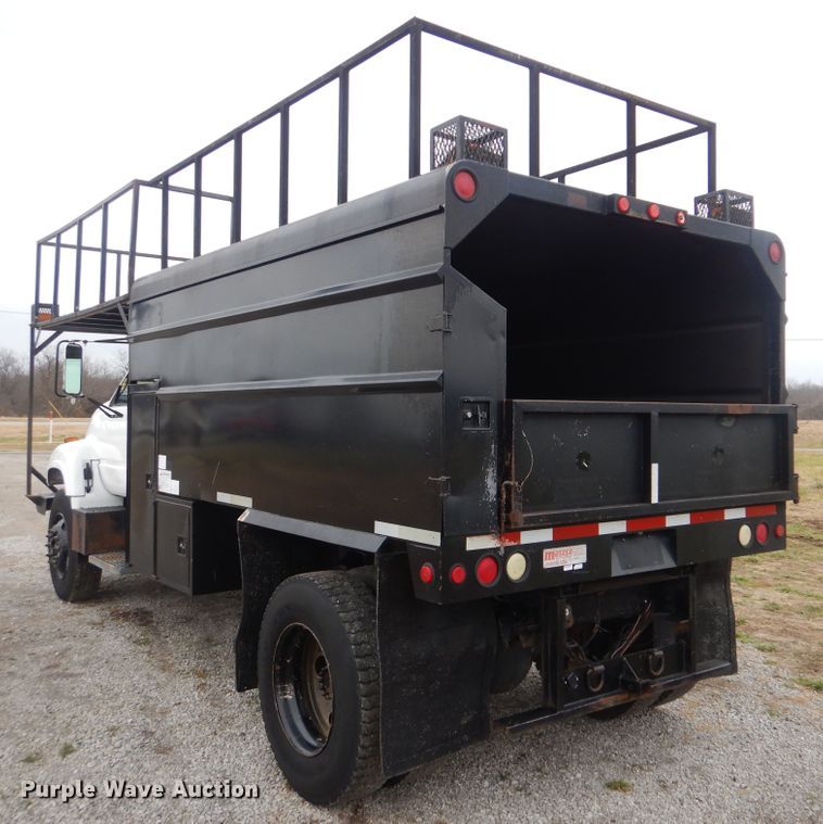 image for item HX9065 2001 Chevrolet C7500  chip bed truck