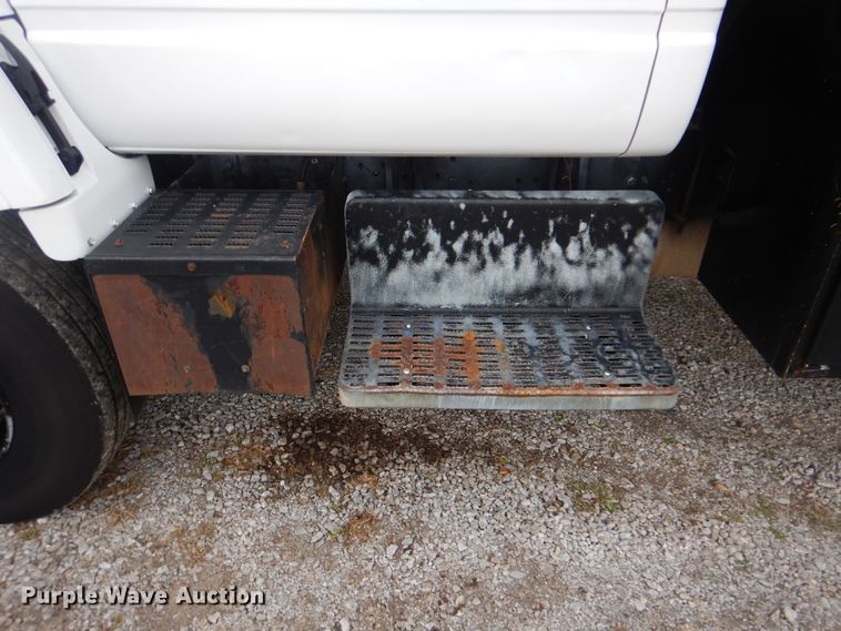 image for item HX9065 2001 Chevrolet C7500  chip bed truck