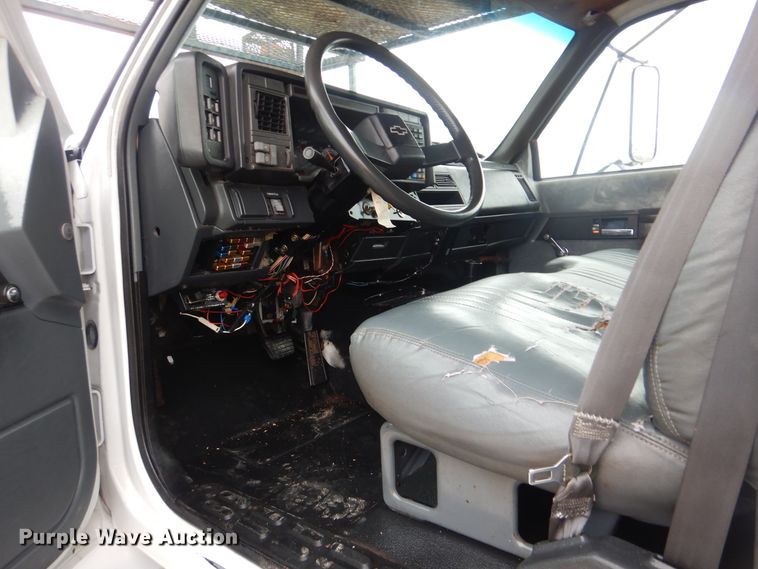 image for item HX9065 2001 Chevrolet C7500  chip bed truck