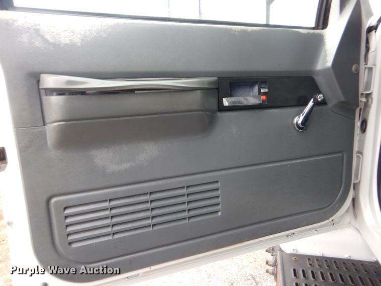 image for item HX9065 2001 Chevrolet C7500  chip bed truck