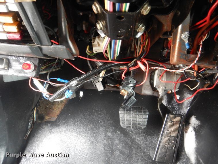 image for item HX9065 2001 Chevrolet C7500  chip bed truck