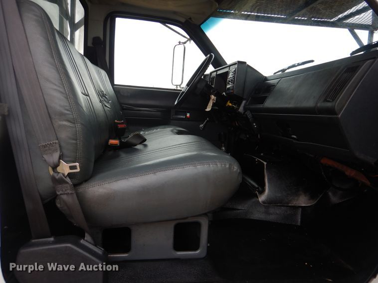 image for item HX9065 2001 Chevrolet C7500  chip bed truck