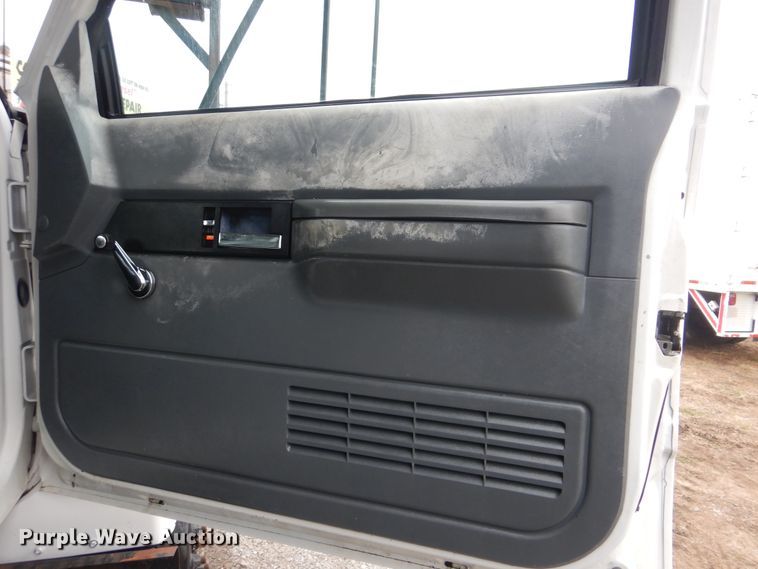 image for item HX9065 2001 Chevrolet C7500  chip bed truck